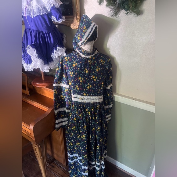💙Rare Vintage Handmade Blue Calico Cottagecore Prairie Dress Matching Bonnet - Picture 8 of 9